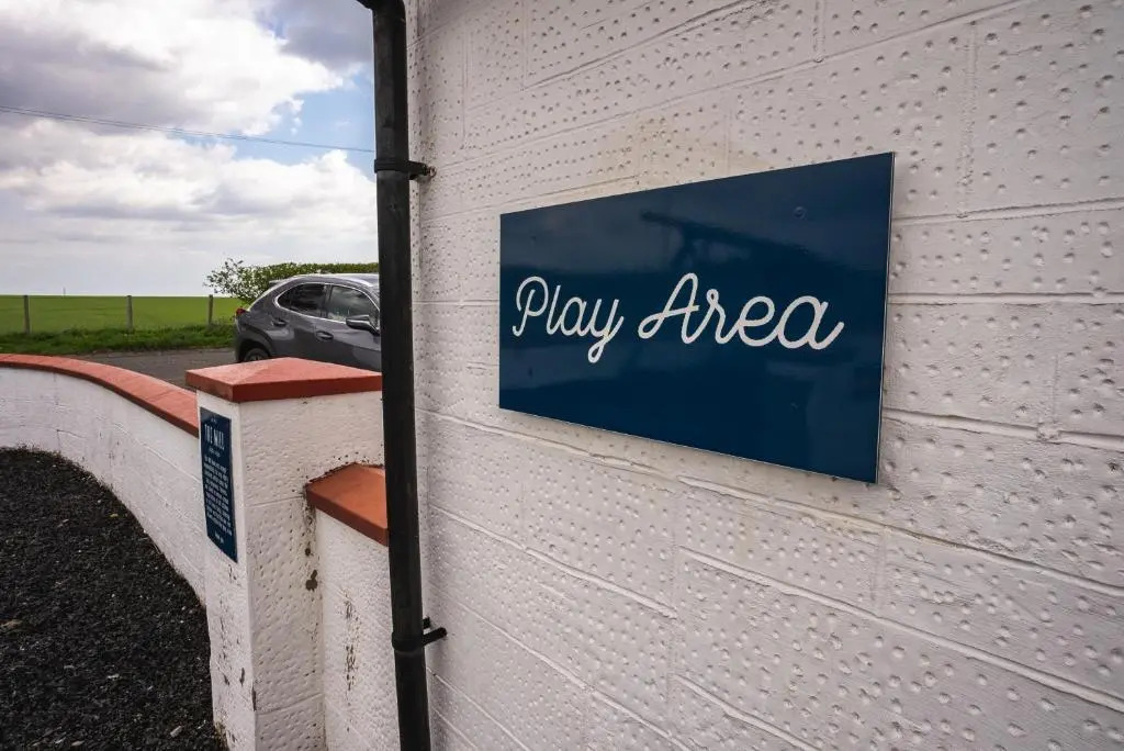Lochlands 2br family caravan - pets-play park