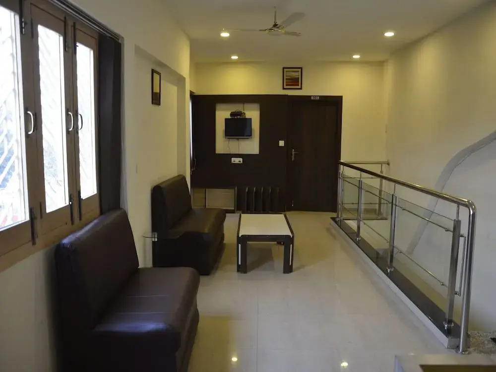 OYO 8074 Hotel G 9