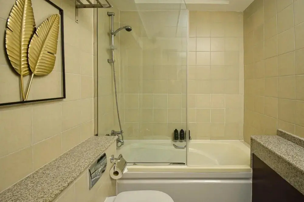 Experience Luxurious Sky High Marina Living
