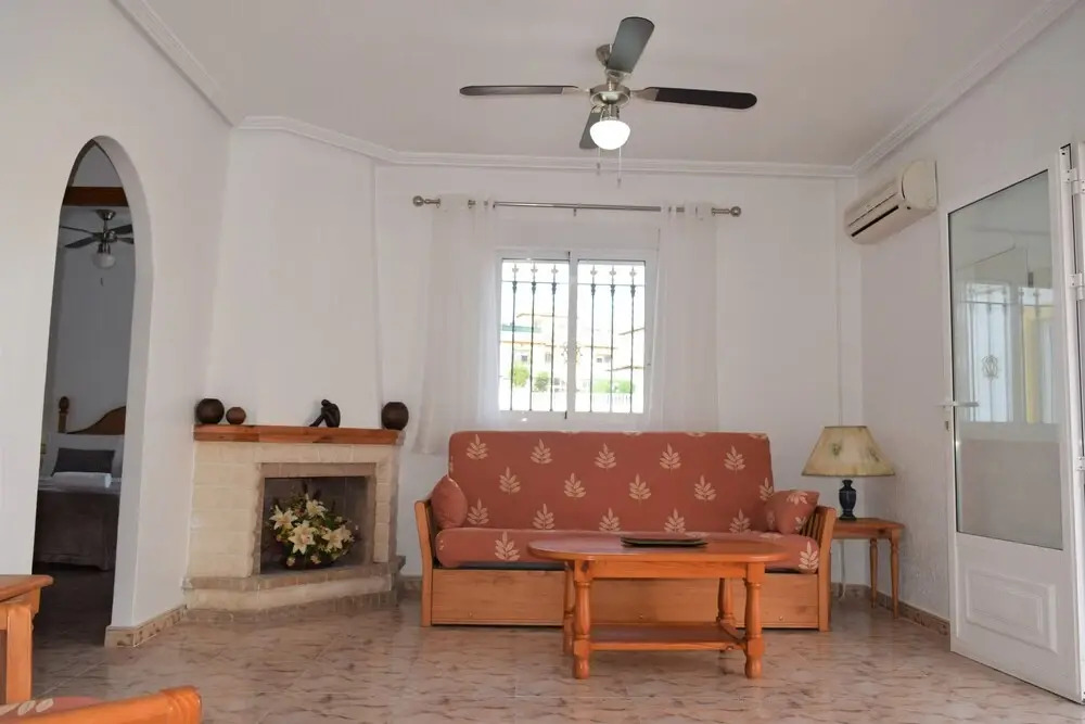 Upper floor Apartment semi-private pool