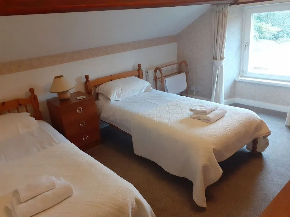 Forest How Guest House
