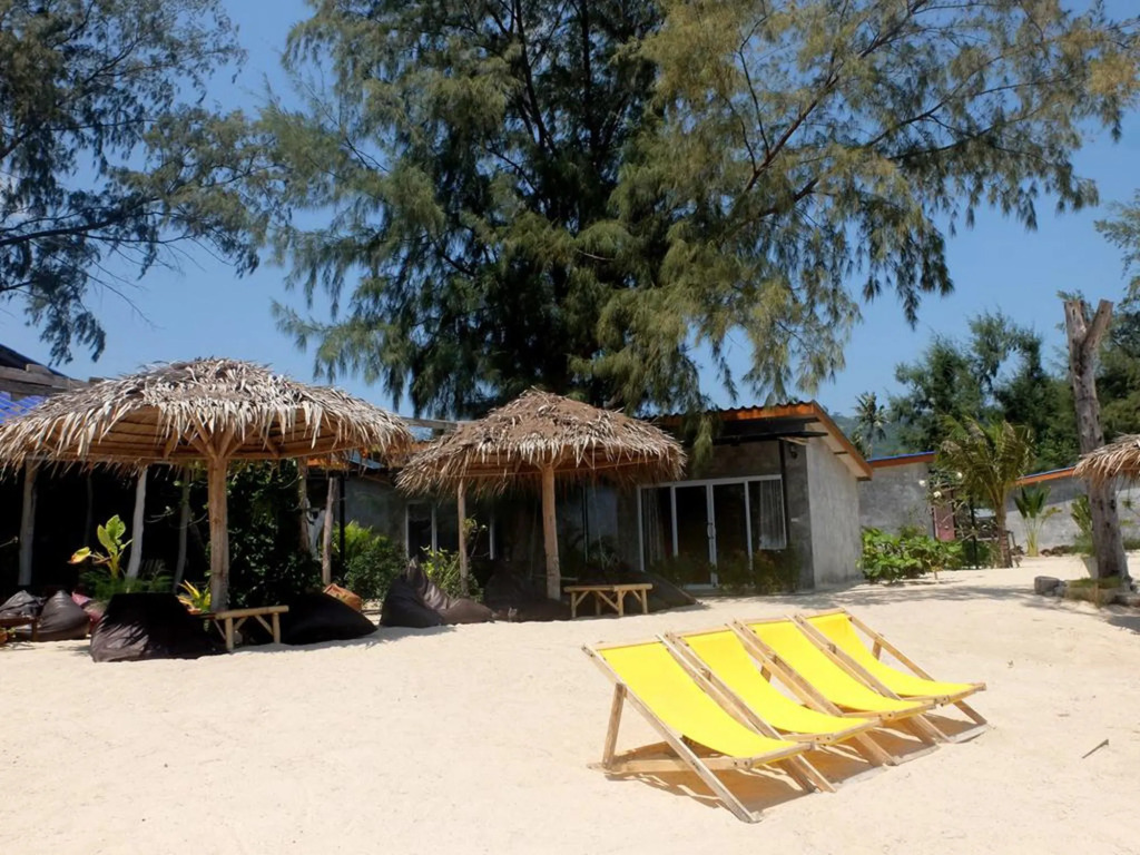 SeaEsta Beach