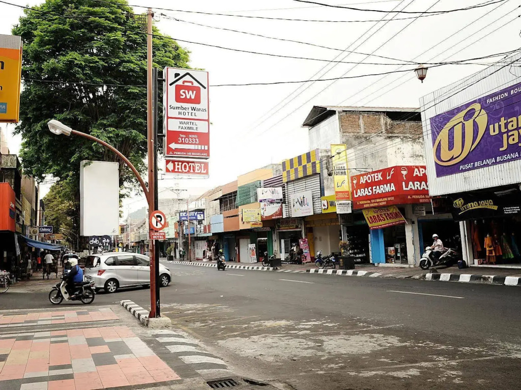 Hotel Sumber Waras