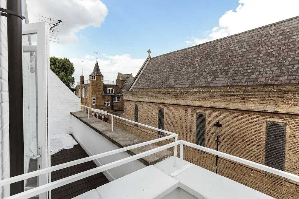 Sparkling 2 Bed Mews House