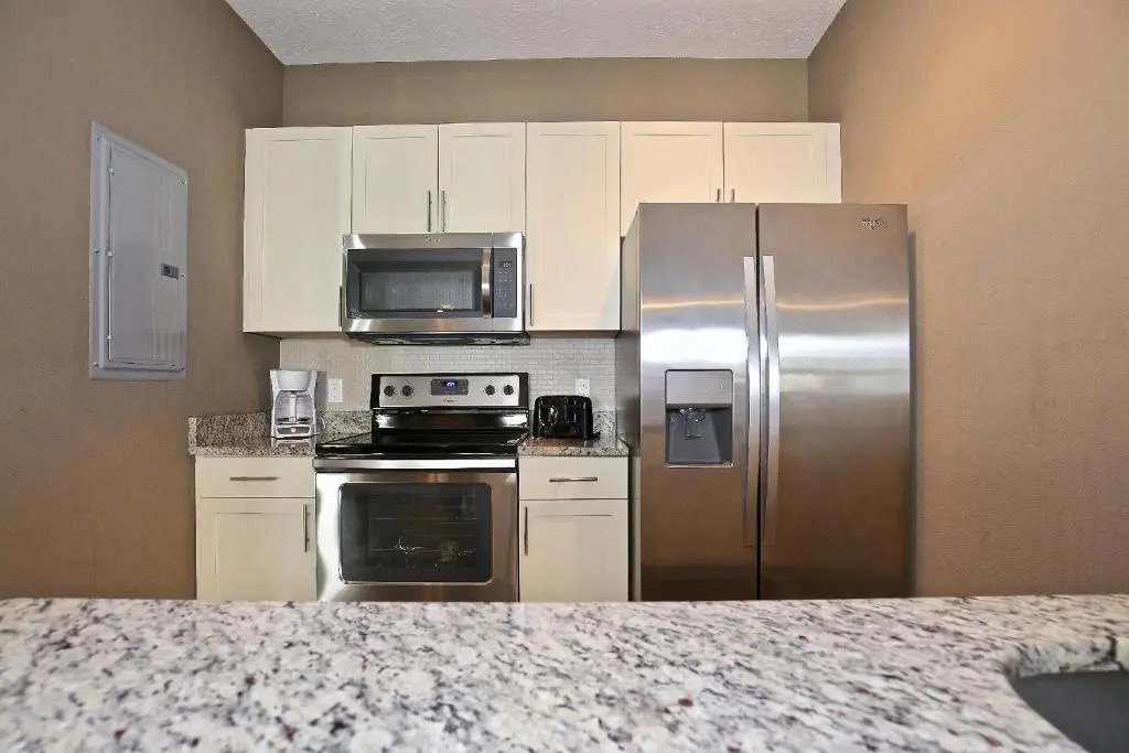 All new townhouse in gated community 10 min away from Disney!