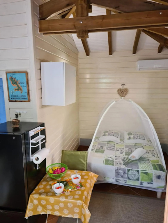 Maison d'une chambre avec vue sur la mer jardin amenage et wifi a Le Marin a 2 km de la plage