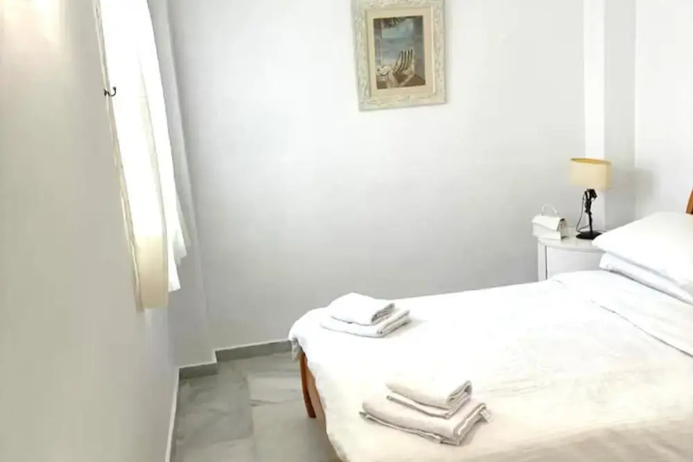 Beach Apartment - Sleeps 6, Pool & Private Terrace