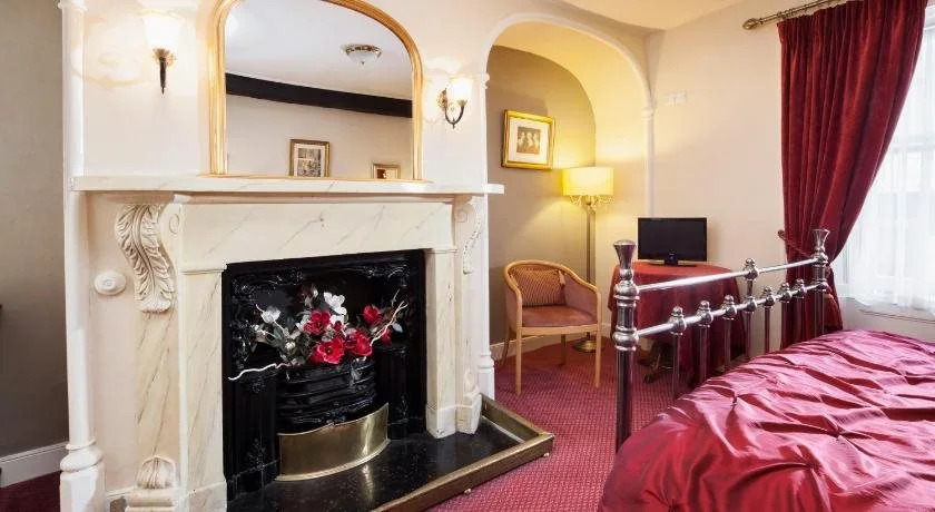 George Hotel