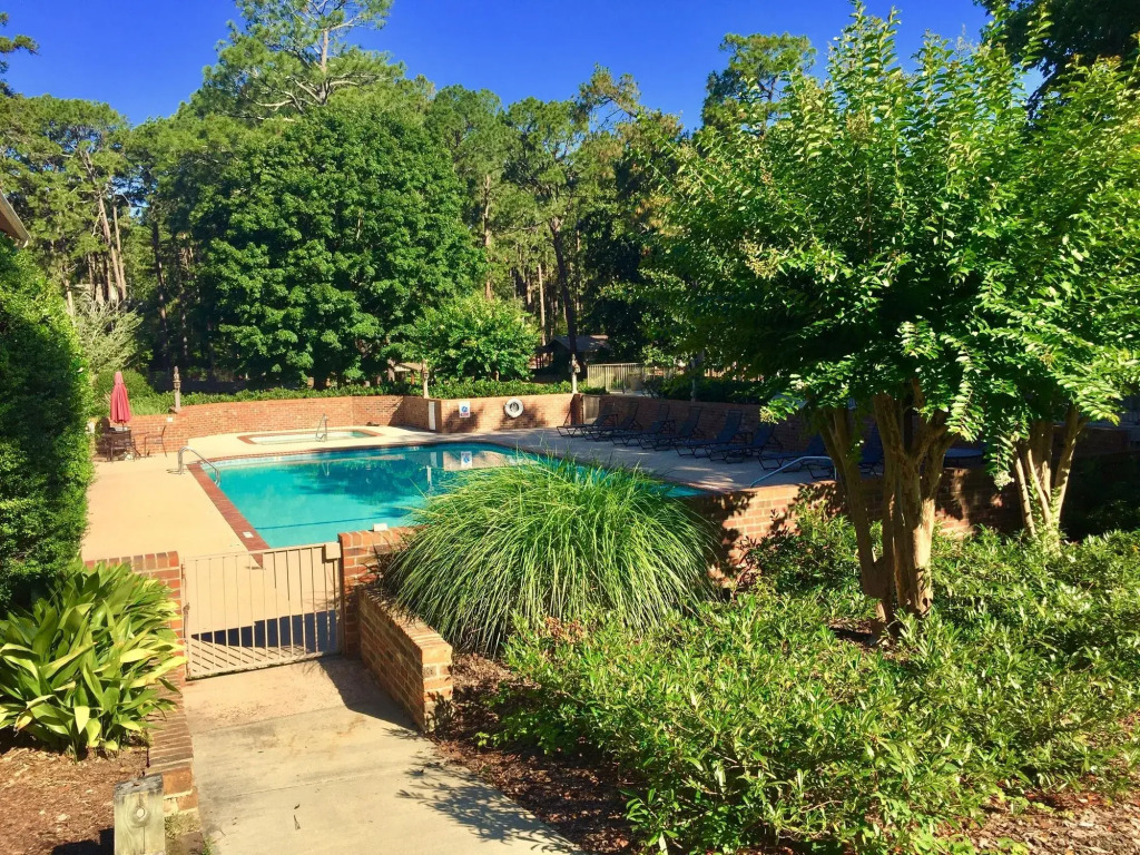 Pine Needles Lodge