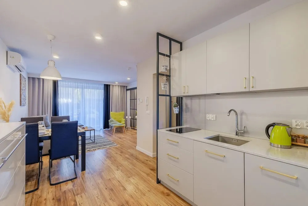 REZYDENCJA ORNAK 5 - stylowe apartamenty z balkonami i jacuzzi, 5 min pieszo do Krupówek, IZBY PODHALAŃSKIE