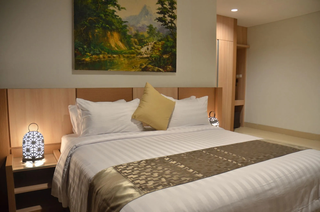 Magenta Hill View Villa 6 bedrooms with a private slide pool