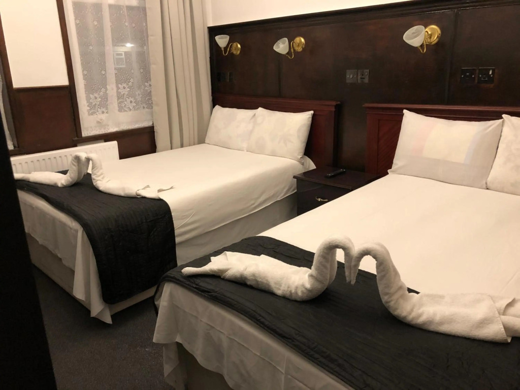 Plaza London Hotel