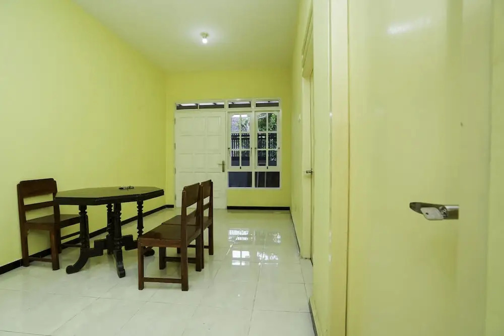 OYO 2663 Jombang Permai Syariah Residence