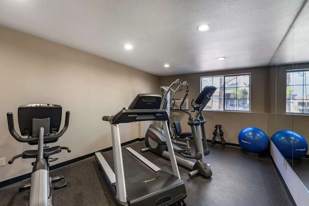Holiday Inn Express Las Vegas-West (The Lakes)