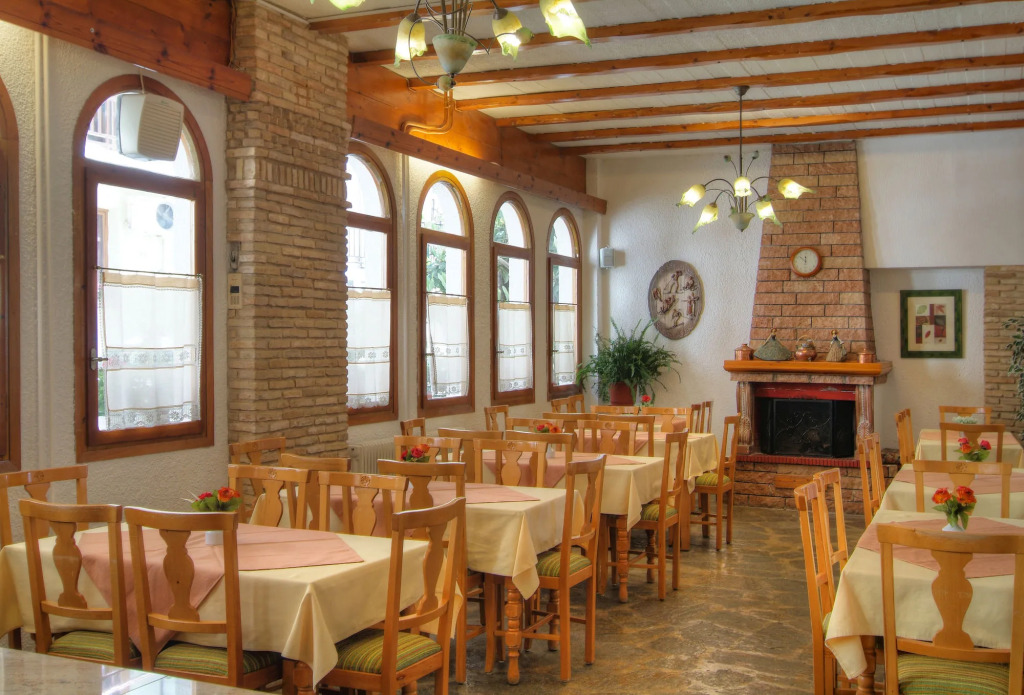 Acropole Delphi City Hotel