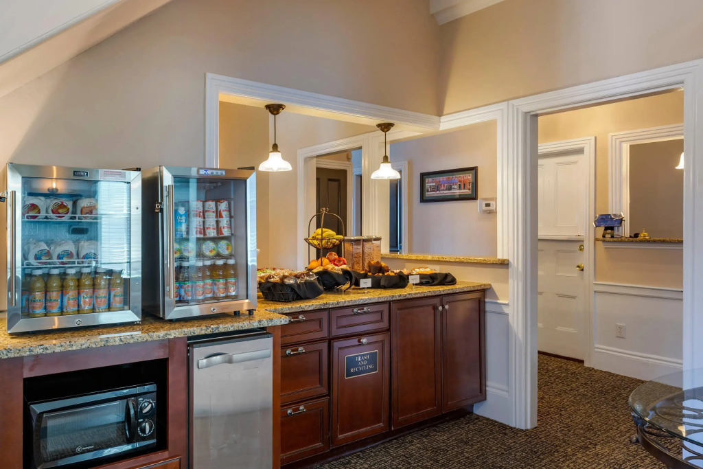 Essex Street Inn & Suites, an Ascend Collection Hotel