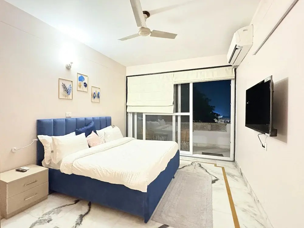 Luxury 2 Bedroom's Apartment