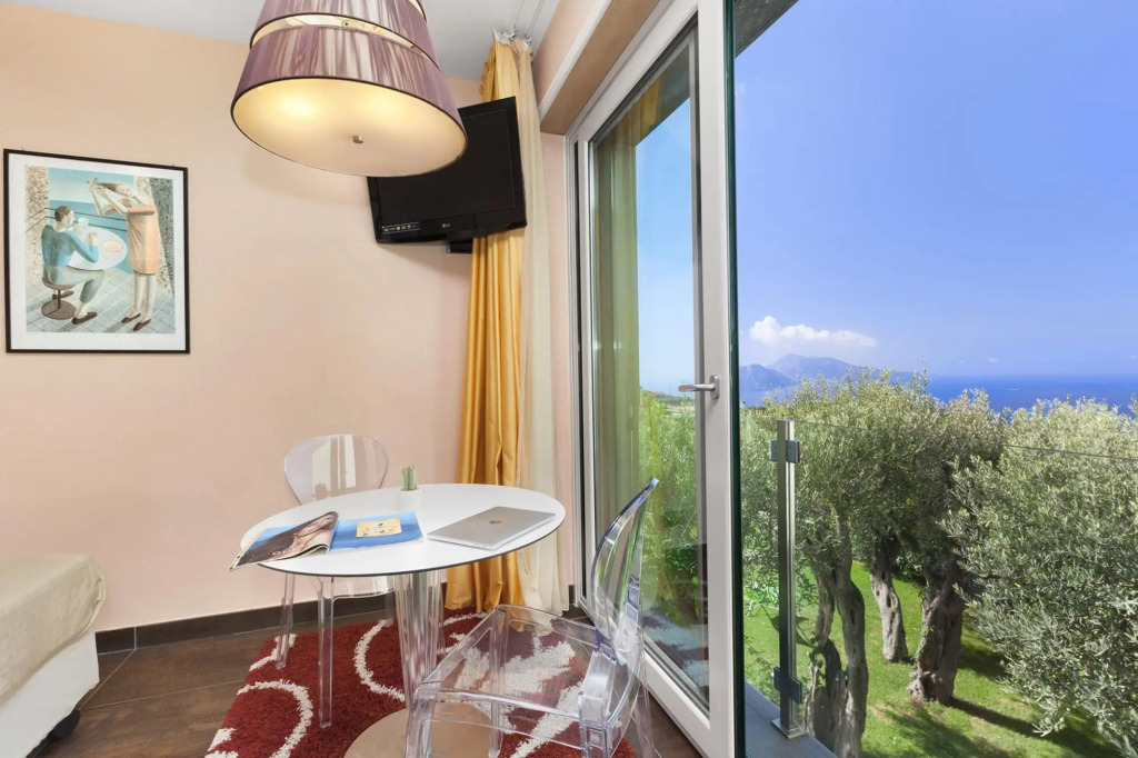 Luxury villa with marvellous terrace overlooking the sea-VILLA LILIANA