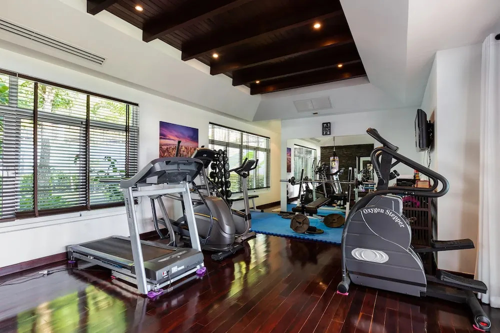 Spectacular Ocean Views 8BR Pool Villa Sawan in Patong! Relax & Play - Billiard, Table football, Gym & Sauna