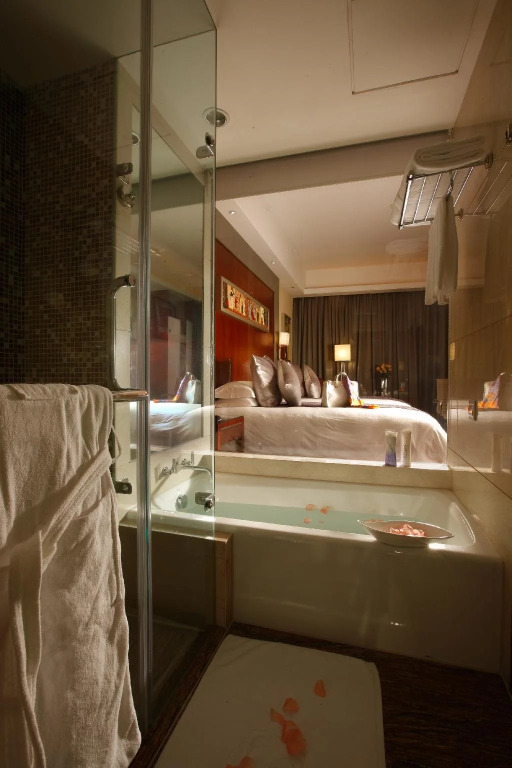 Kingdom Hotel