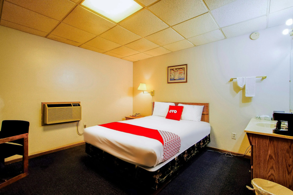 OYO Hotel Chapmanville Inn, WV - Hwy 119