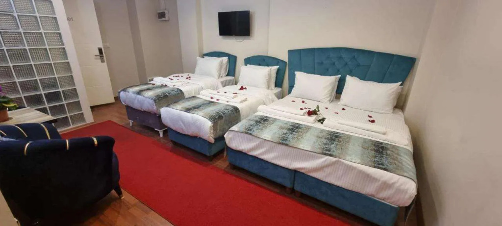 By Historial Hotel Due