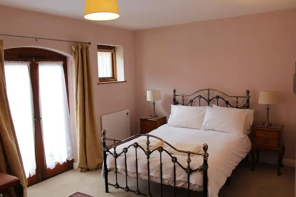 Holly Lodge