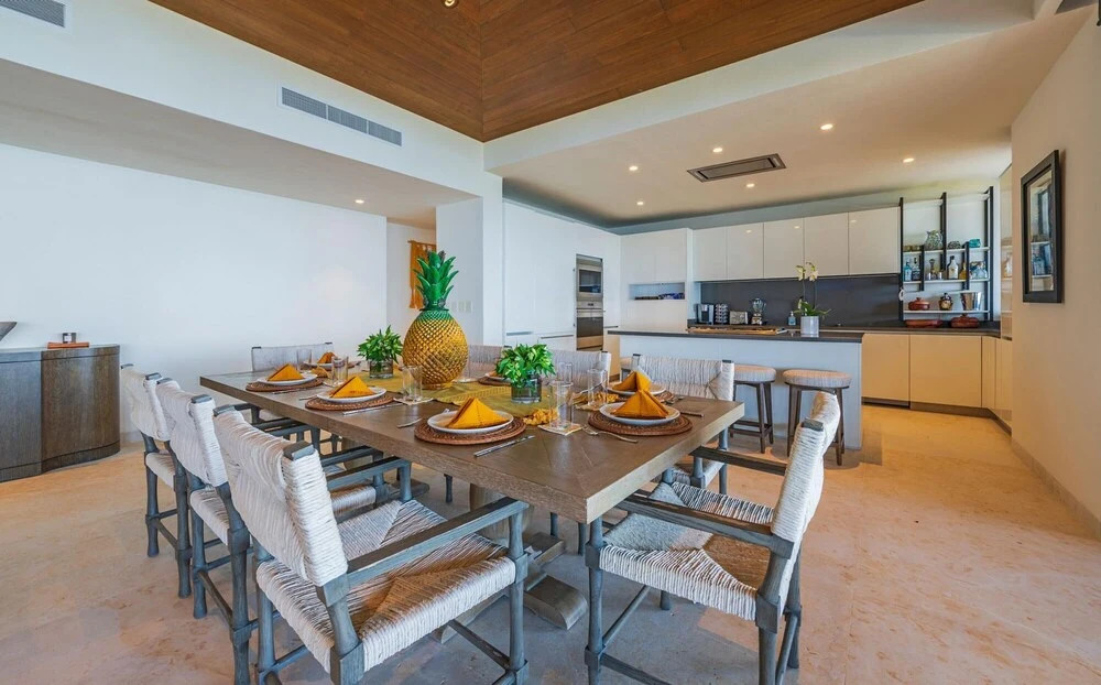 Sunny Vacation Villa 83