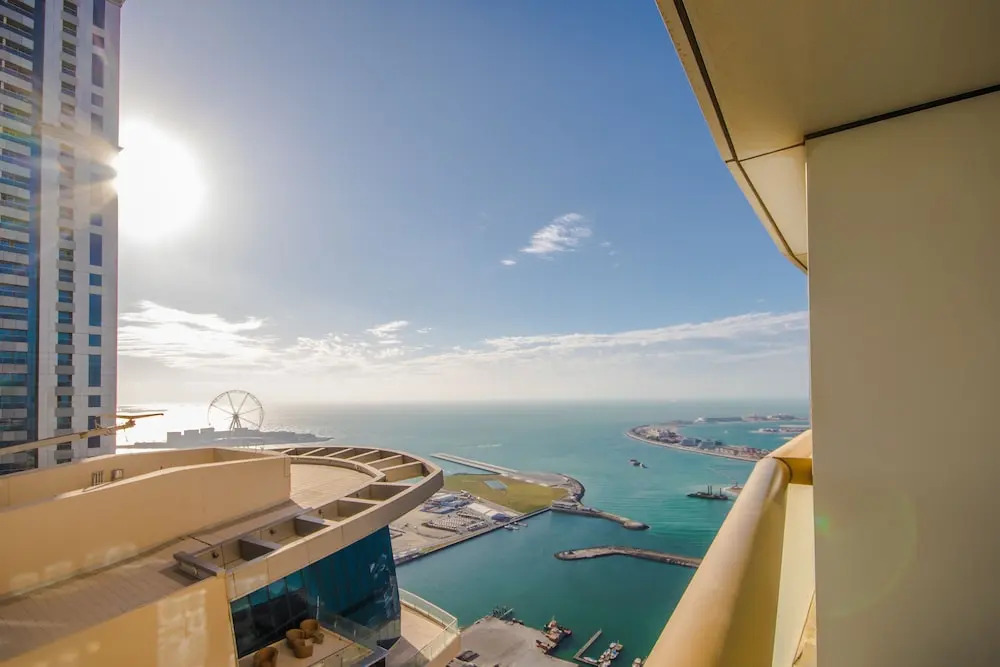 58th Floor Apartment with Dream Sea View