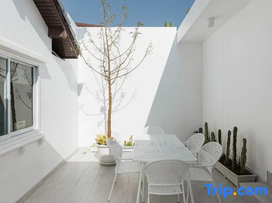Zenzen Pool Villa