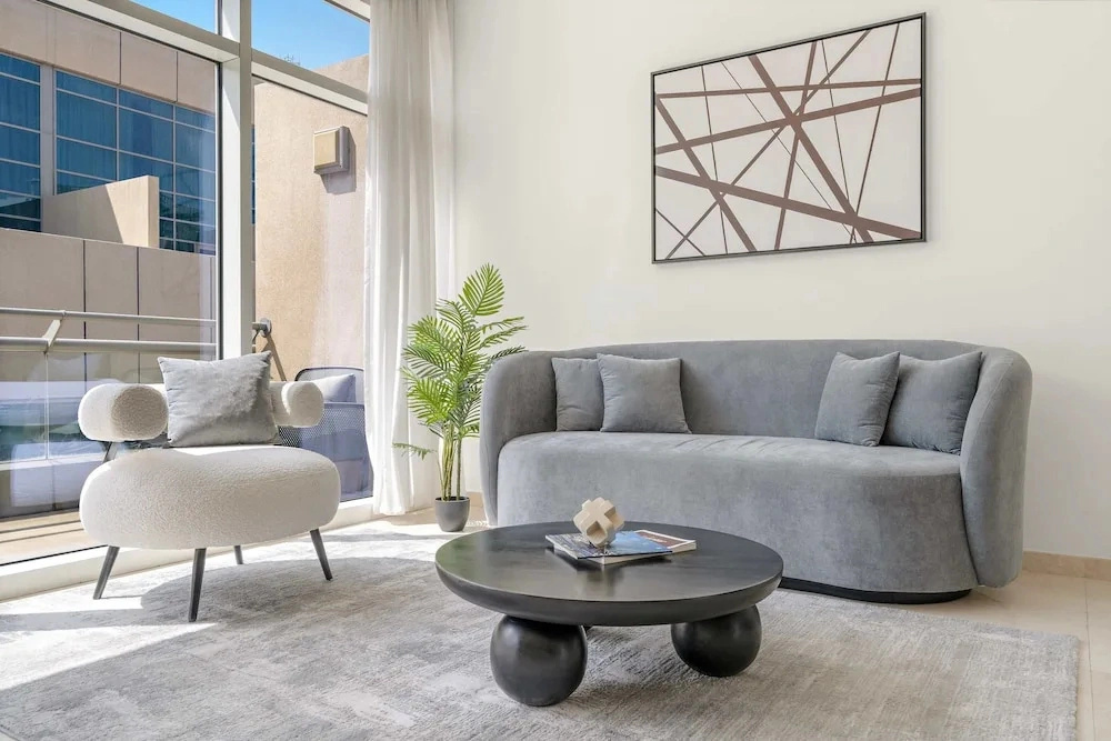 Business Bay Apartment w Balcony Seating