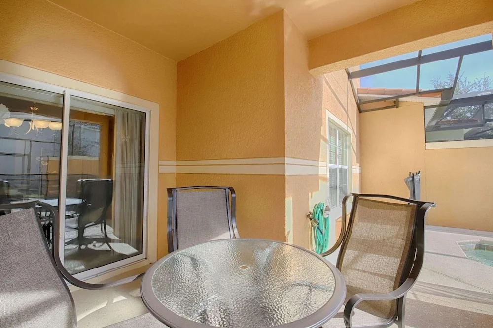 3085 Paradise Palms