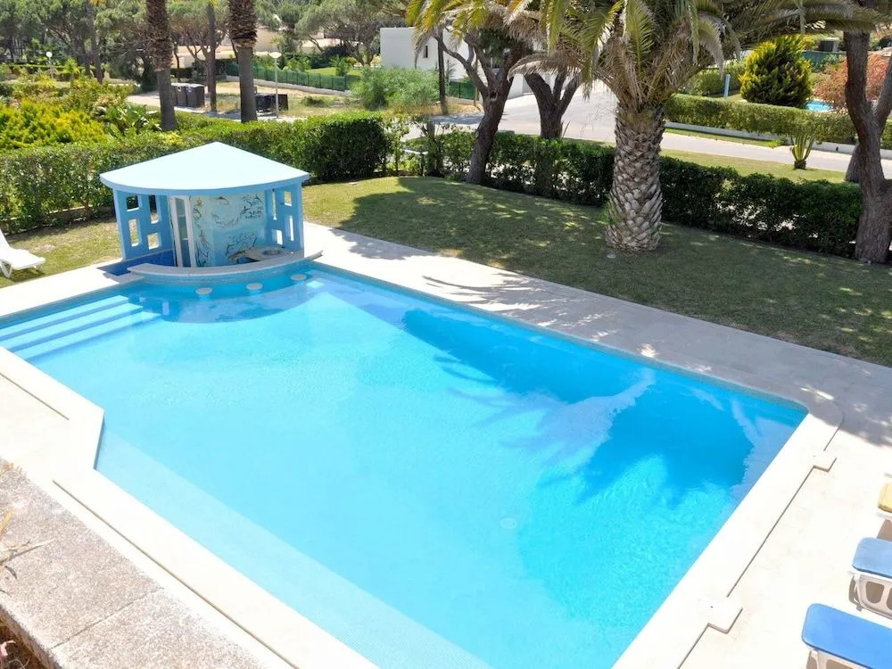 Villa in Vilamoura with Private Pool & BBQ