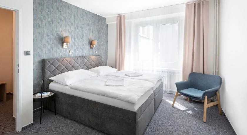 Hotel Trim