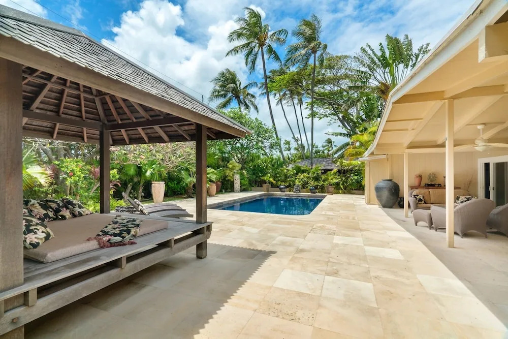 Kailua Beachside 4 Bedroom Home by RedAwning