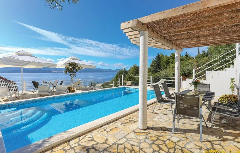 Awesome Home in Mimice With Wifi and 2 Bedrooms