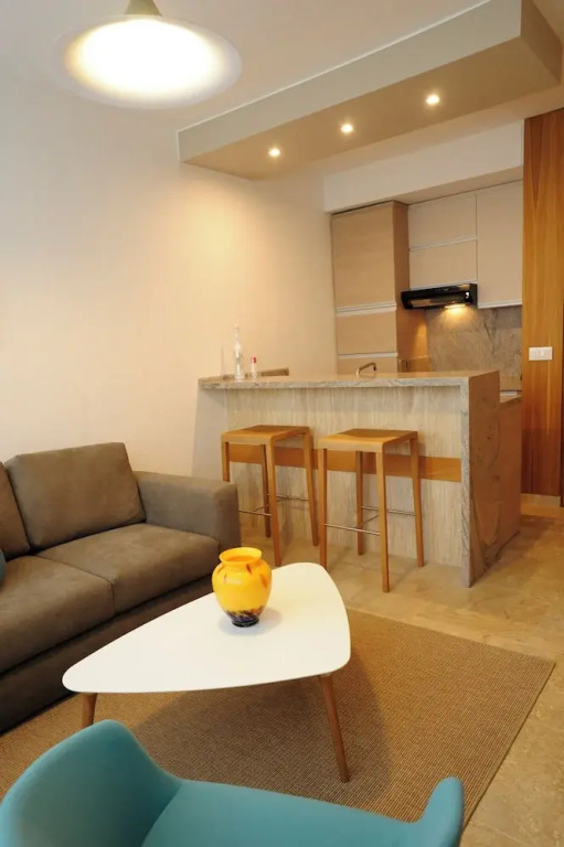 Grey Apartment Lebanon by Grey pearls