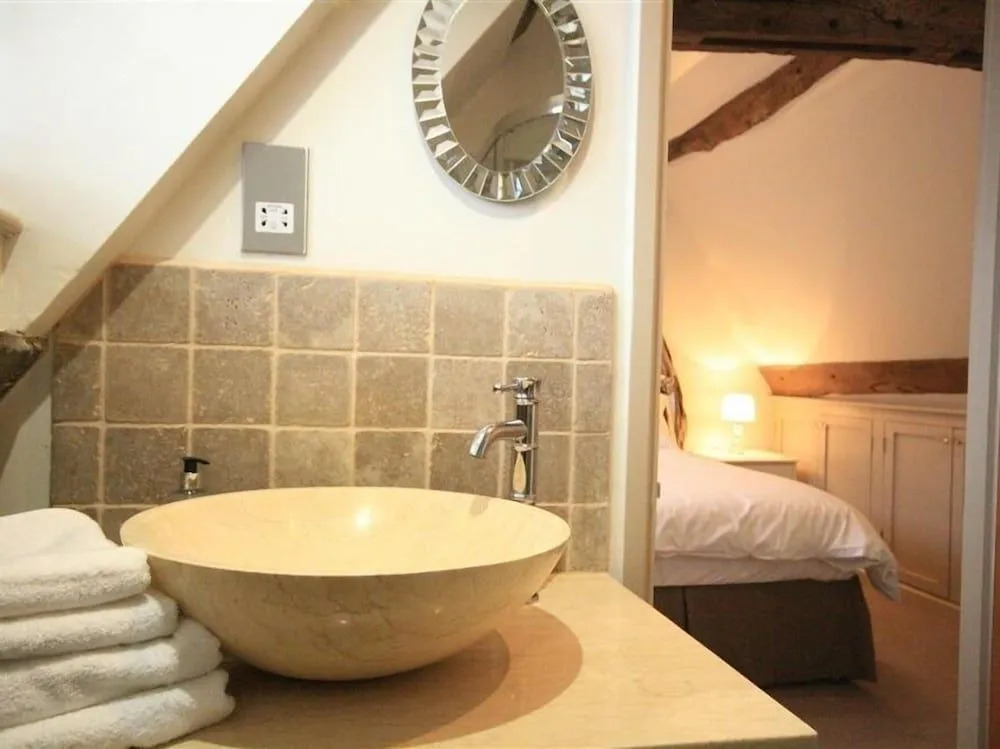 Coach House Burford, Burford