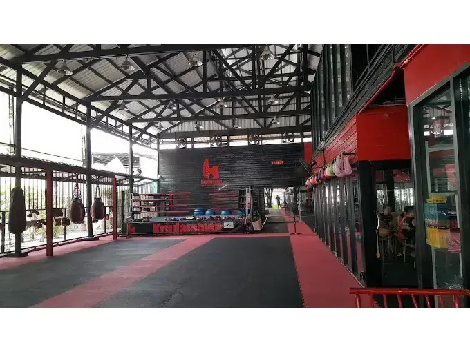 KruDam Gym Hostel