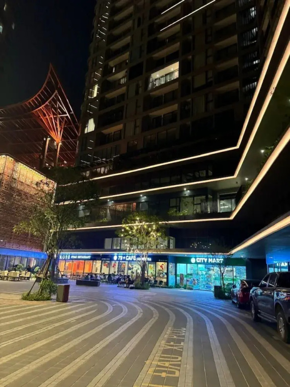 Landmark Ecopark by Emily in Town