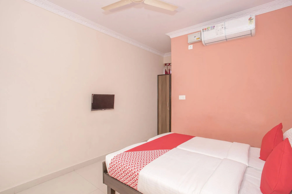 OYO Flagship 10363 Sri Balaji Guest House & Restaurent