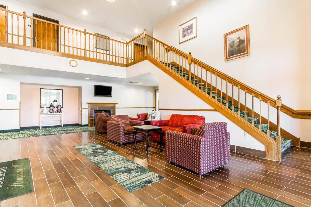 Quality Inn & Suites Stoughton - Madison South