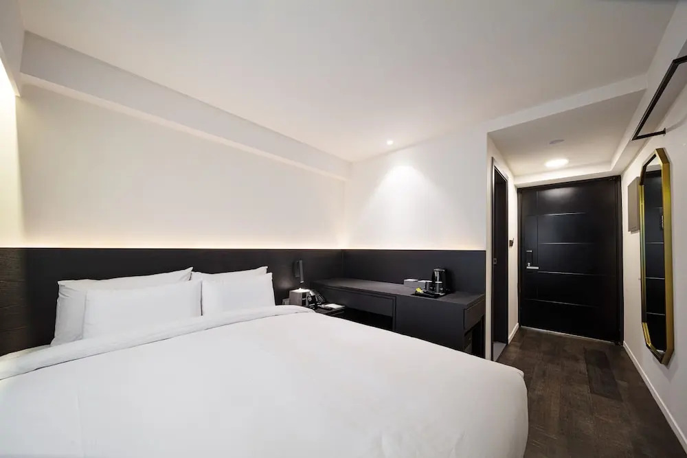 Moyen Hotel
