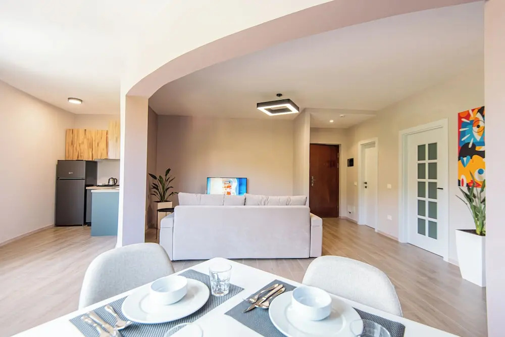 ApartHotel EDA