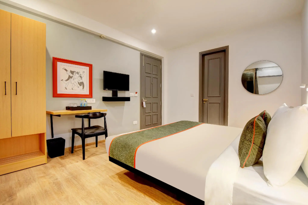 OYO Townhouse 219, Sector 49, Gurgaon