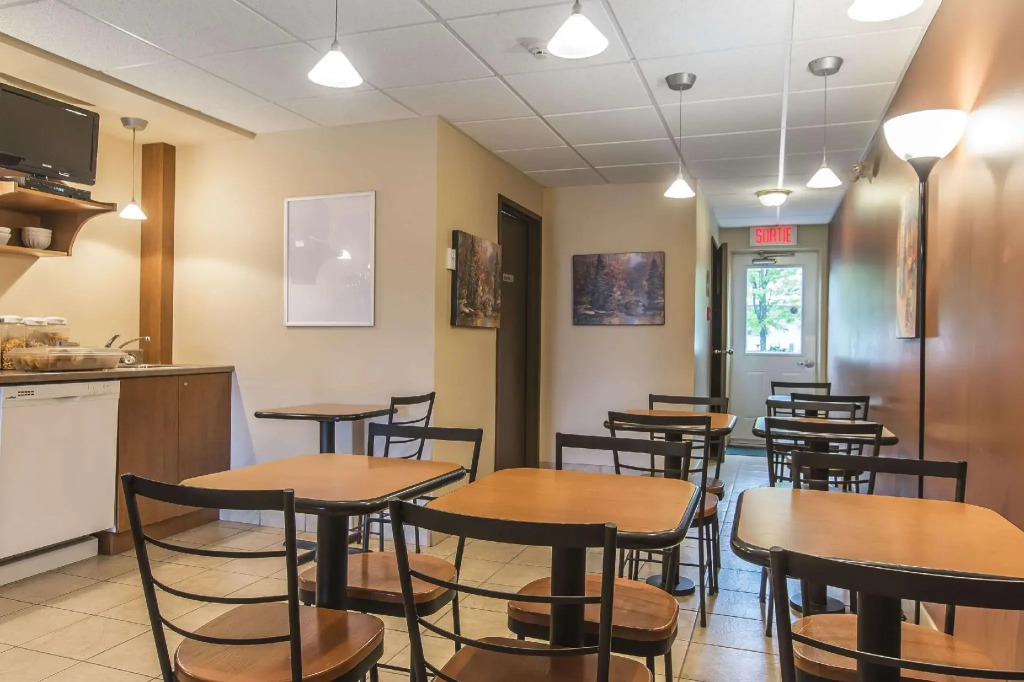 Econo Lodge Cabano