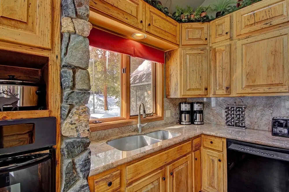 Gold King Lodge 8 Bedroom Home by RedAwning
