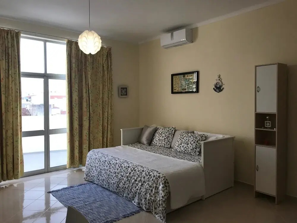 Studio in Portimão, With Wonderful City View, Furnished Balcony and Wi
