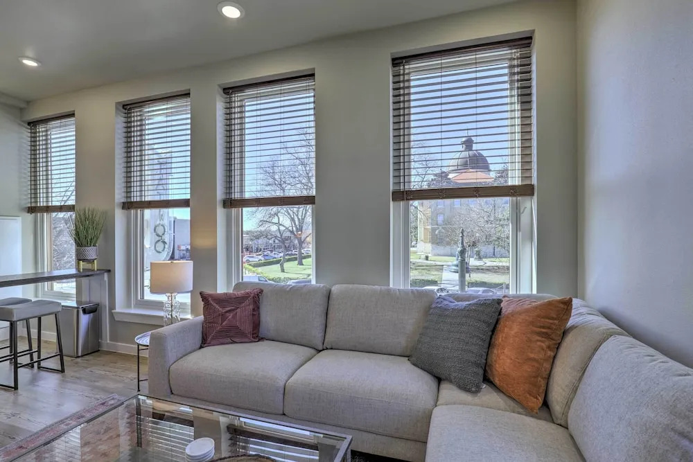 Stylish San Marcos Apt in the Heart of Dwtn!