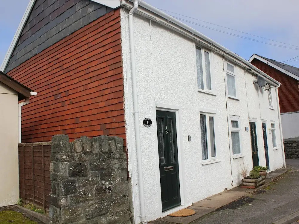 4 Oakfield Cottages